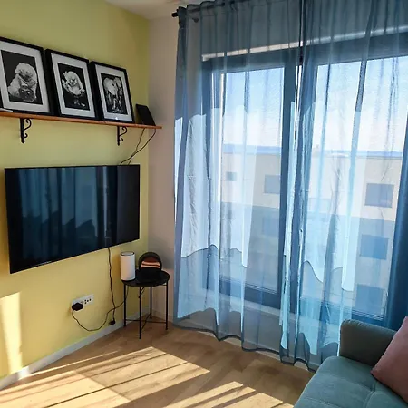 Apartamento Spyro Apartment- Private Rooftop Terrace, Jacuzzi & Seaview *