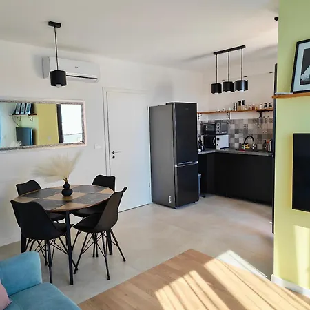 Apartamento Spyro Apartment- Private Rooftop Terrace, Jacuzzi & Seaview Podstrana