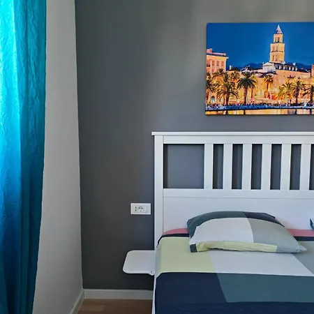 Spyro Apartment- Private Rooftop Terrace, Jacuzzi & Seaview