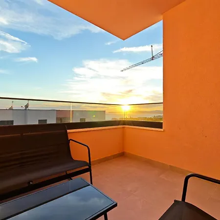Spyro Apartment- Private Rooftop Terrace, Jacuzzi & Seaview Apartamento *