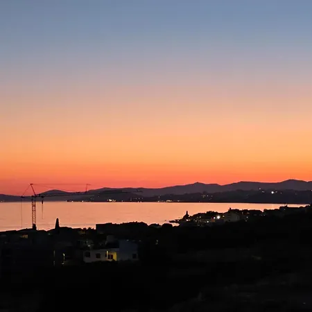 Apartamento Spyro Apartment- Private Rooftop Terrace, Jacuzzi & Seaview Podstrana